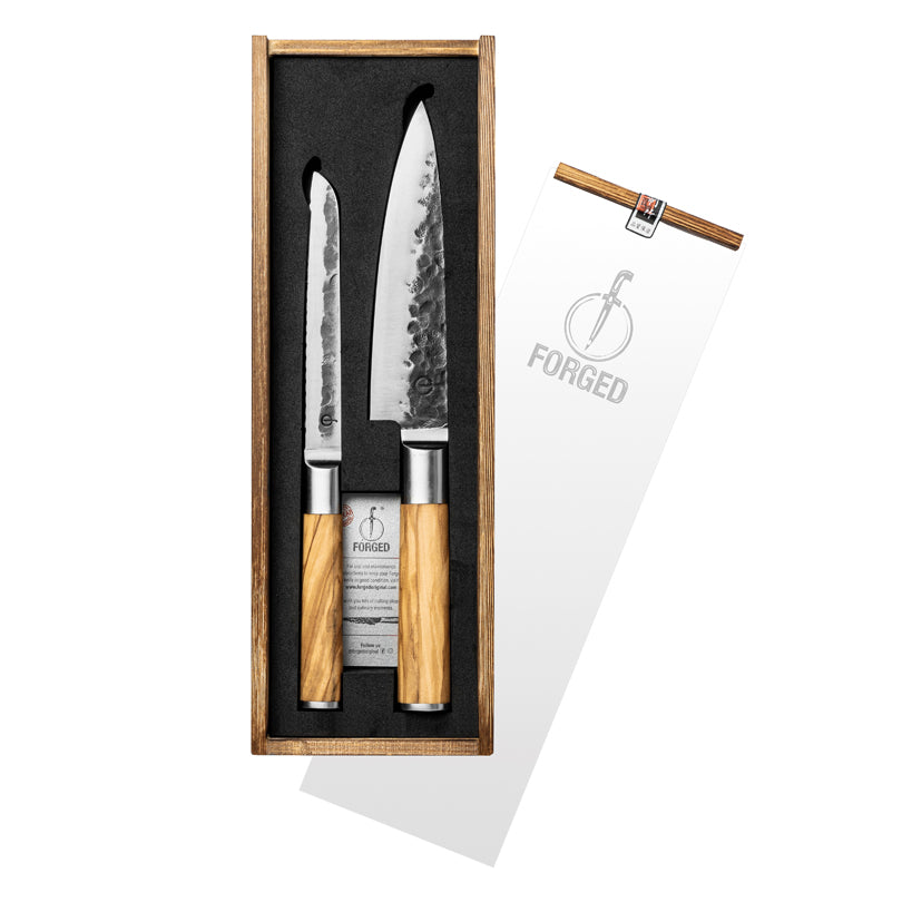 Set 2 coltelli "Forged Olive", composto da coltello cuoco e coltello multiuso seghettato cm 16/13,5
