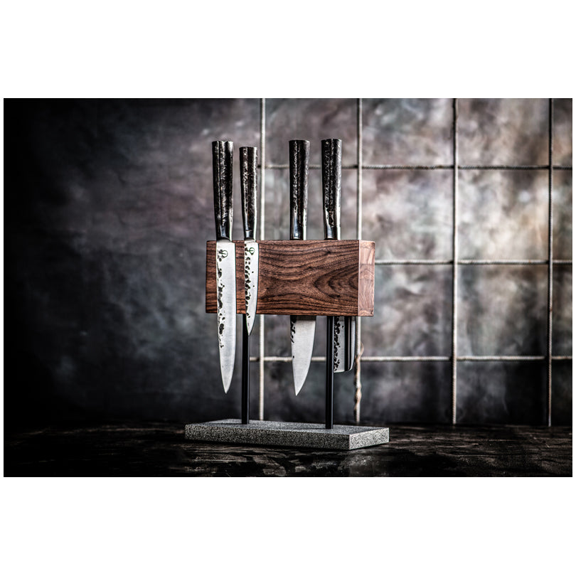 Ceppo portacoltelli magnetico su base in pietra naturale cm 25x12x27,5