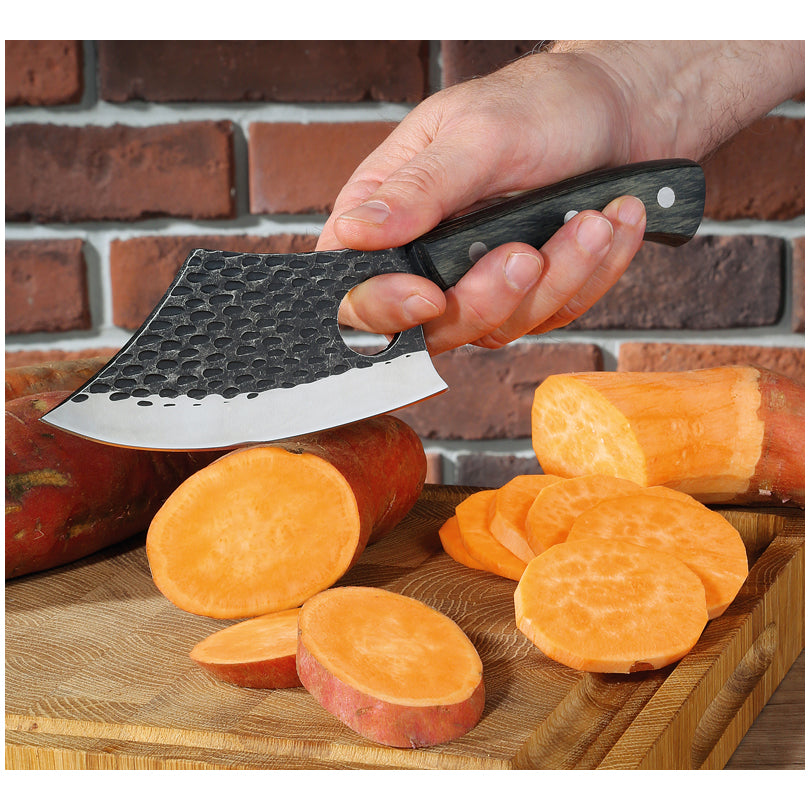 Coltello cuoco "Farmer" con custodia in pelle, dotata di un pratico laccio per fissarla alla cintura cm 14,5/25