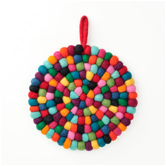 Sottopentola tondo "Pompon Arcobaleno" con pratico occhiello cm Ø19