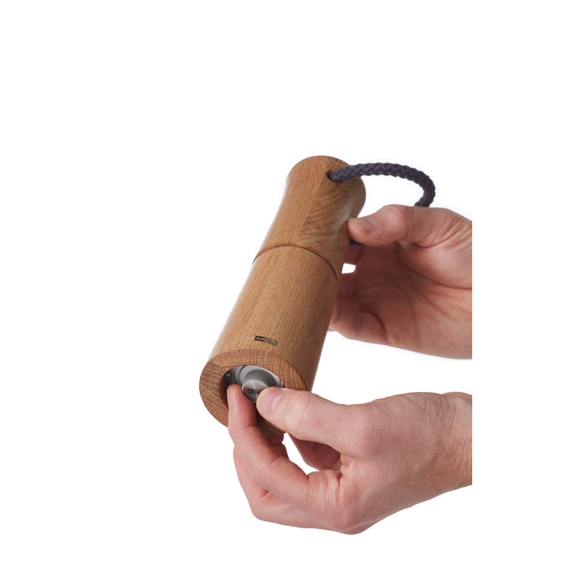 Macinapepe o macinasale "Yaso" con pratica maniglia cm Ø6x20