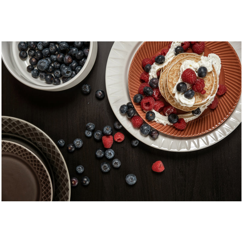 Piatto piano con rilievo "Coffee & More" cm Ø27x2